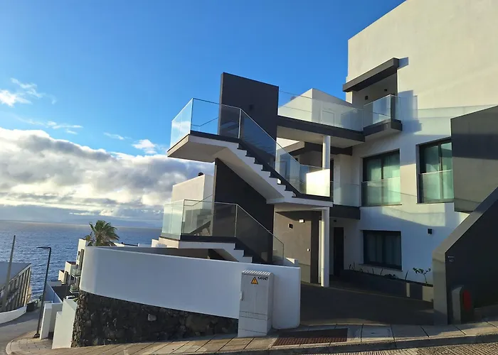 Cliff Ocean View דירה *